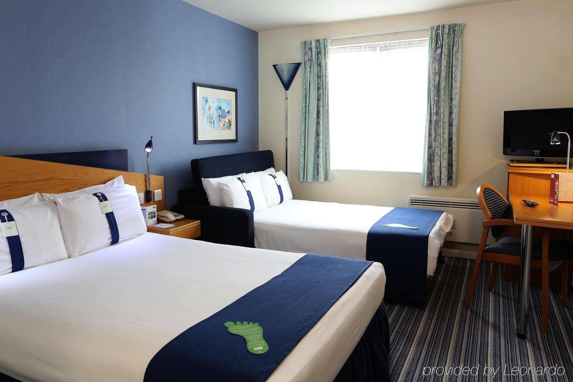 Holiday Inn Express Gloucester - South, An Ihg Hotel Zewnętrze zdjęcie